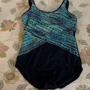 It’s swimsuit season!  Lands End one piece swim suit size 14 DD